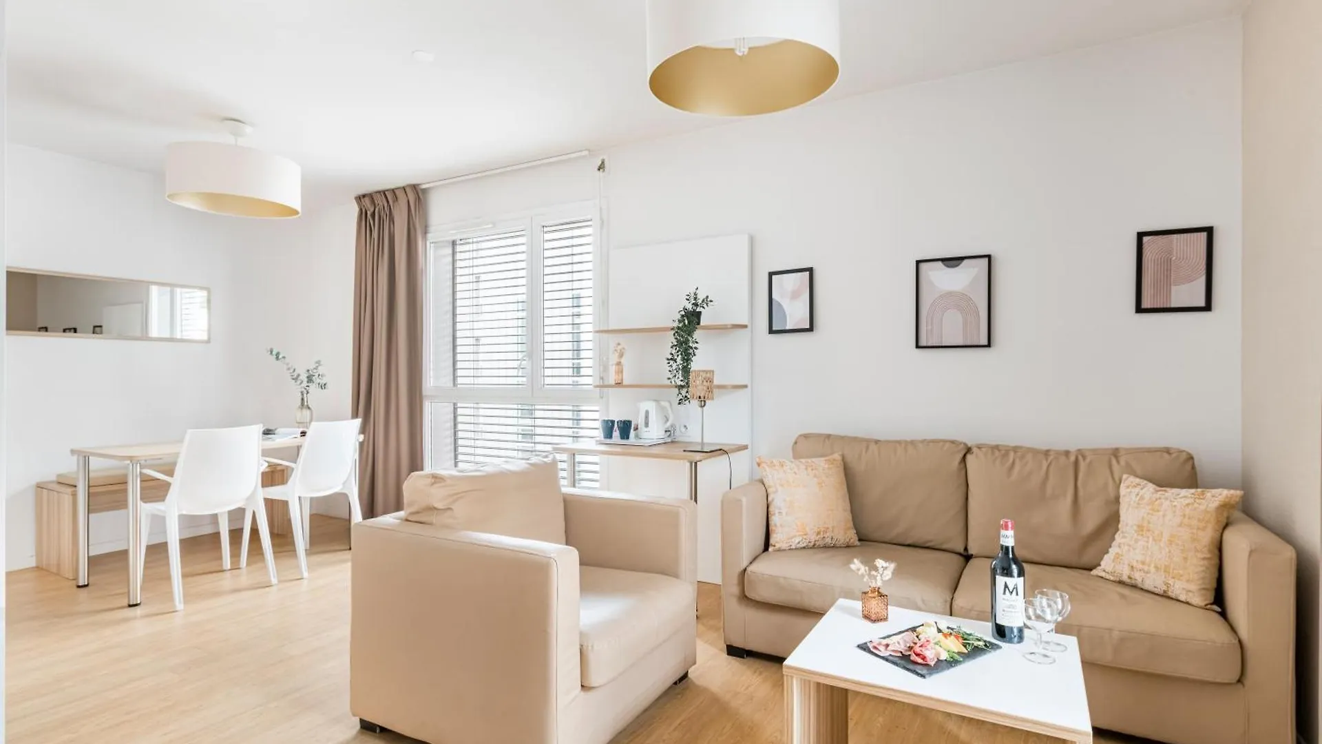 Appart Hotel Q7 Lodge Lyon 7 4*,  France