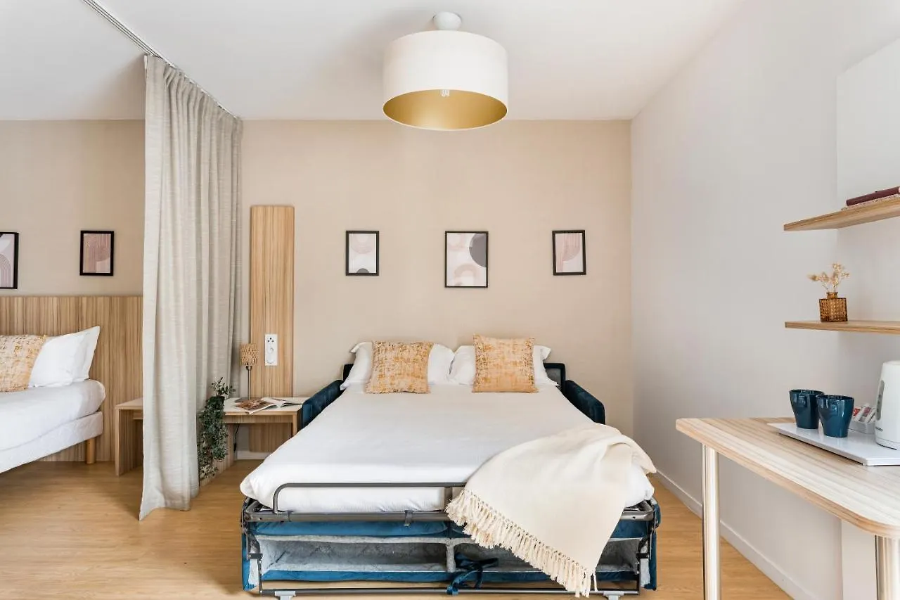 Appart Hotel Q7 Lodge Lyon 7 4*,  France
