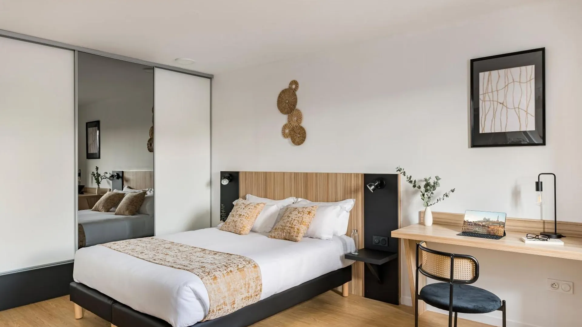 Appart Hotel Q7 Lodge Lyon 7 4*,  Frankrike