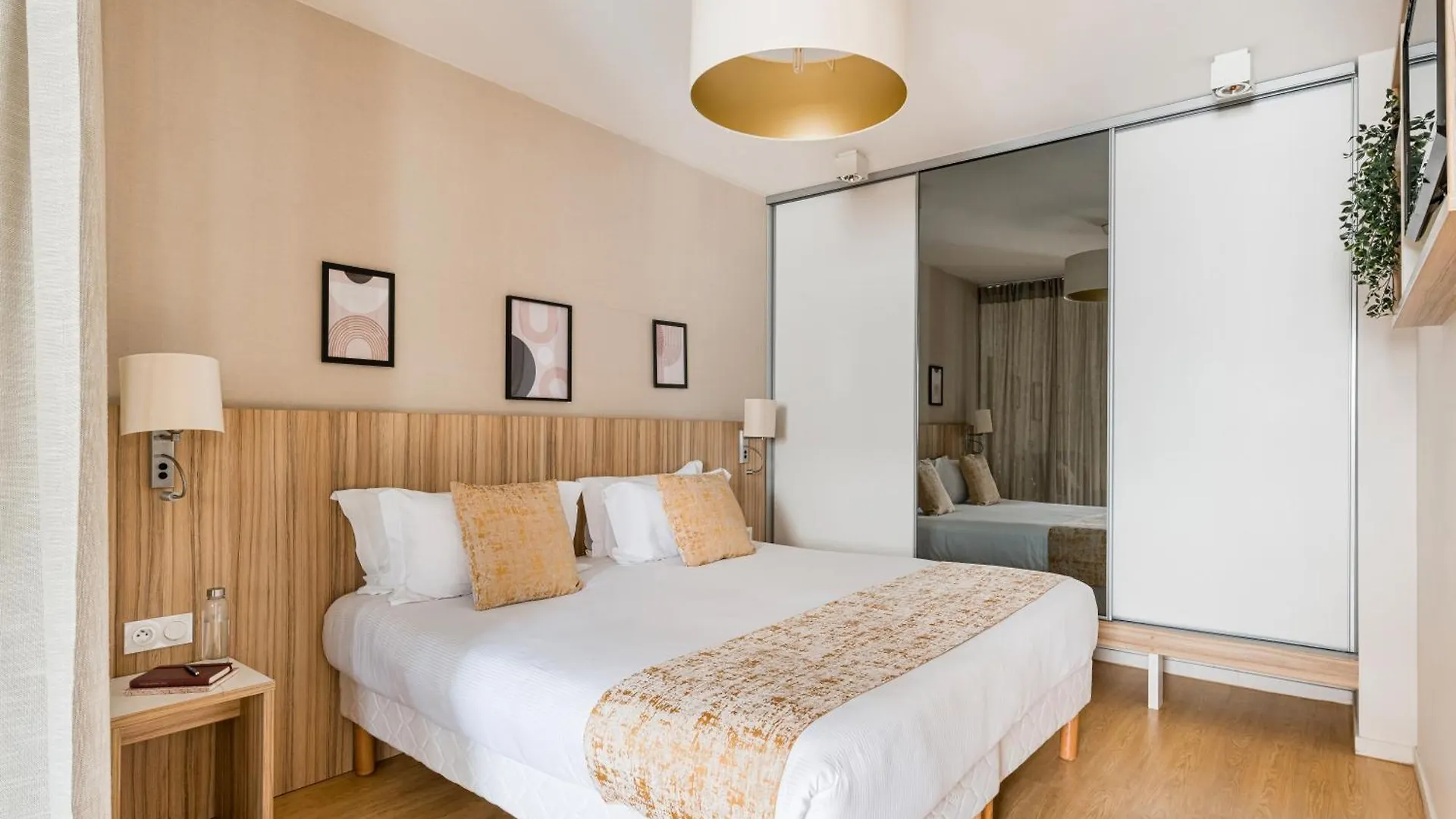 Appart Hotel Q7 Lodge Lyon 7 Frankrike